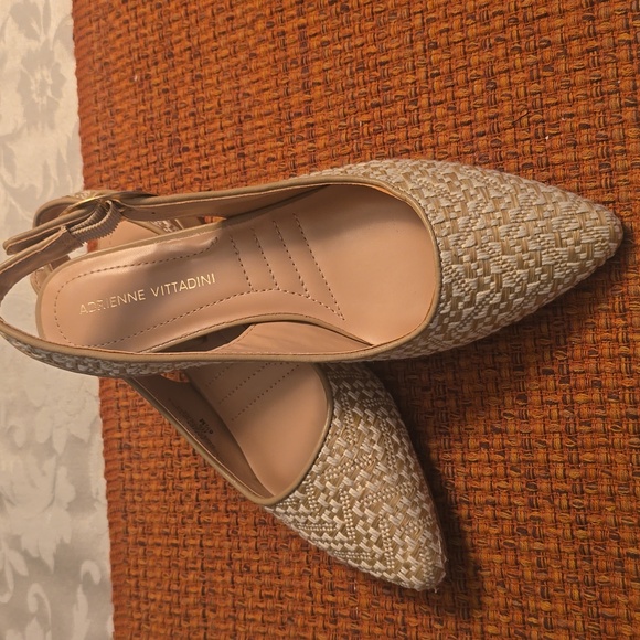 Adrienne Vittadini Shoes - ADRIENNE VITTADINI BRAND WOMEN'S CREAM/TAN COLOR LOW HEEL DRESSY SHOE SIZE 6.5